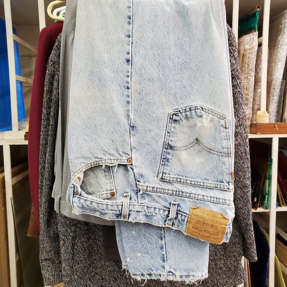 Distressed Levi's Light Blue Jeans